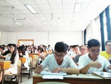 点击查看大图 市中区人社局创业培训班开讲